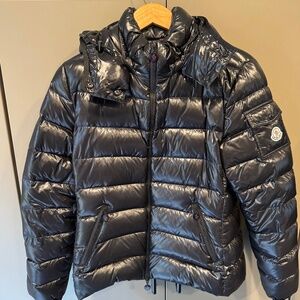PRISTINE WOMEN'S MONCLER BADY HOODED SHORT DOWN JACKET, SIZE 3